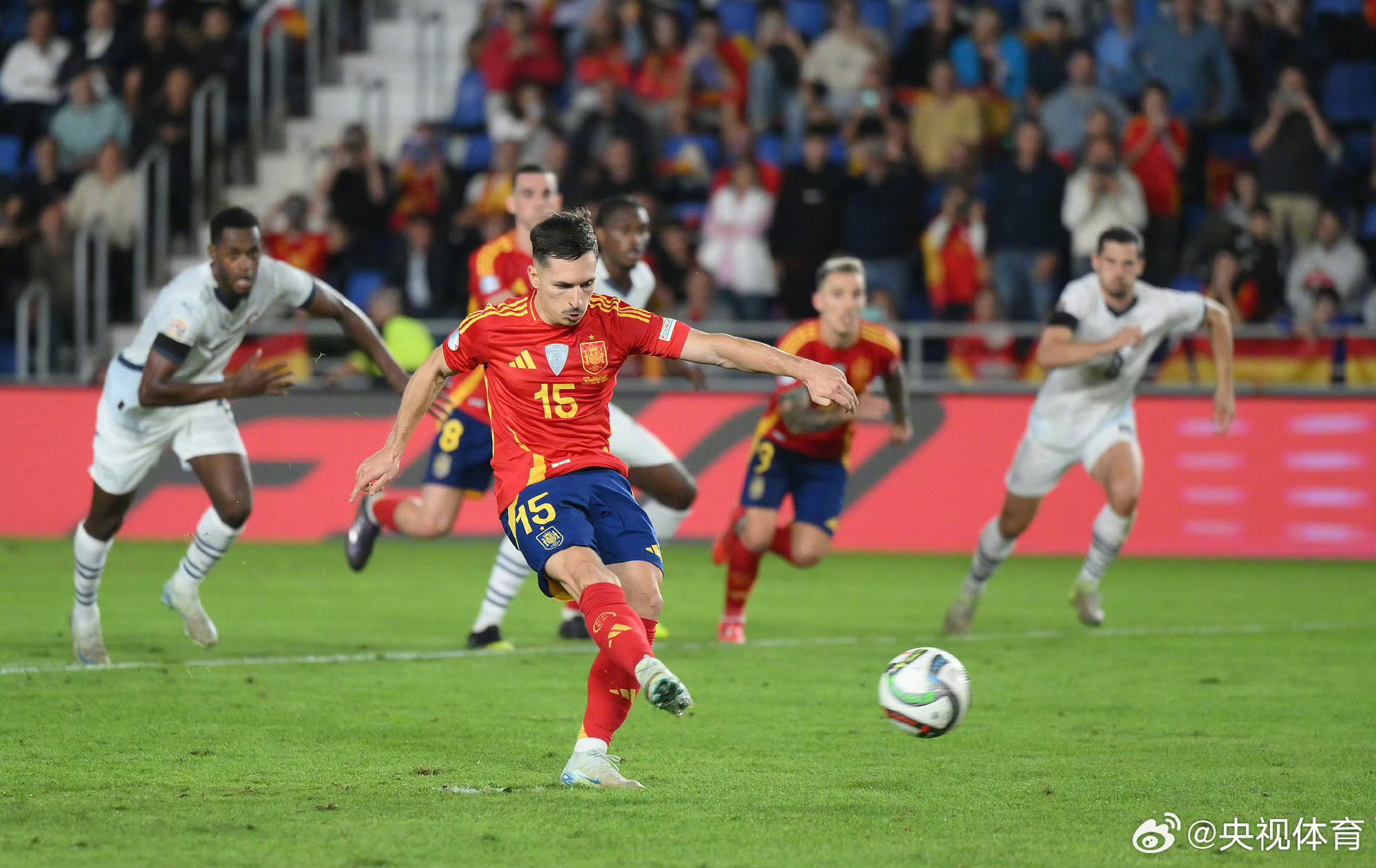 博彩网址导航-巴萨球星洛佩兹表示晋级欧冠决赛